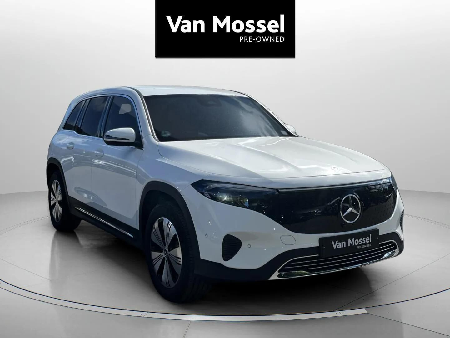 Hvid Mercedes EQB 250+ fra 2025