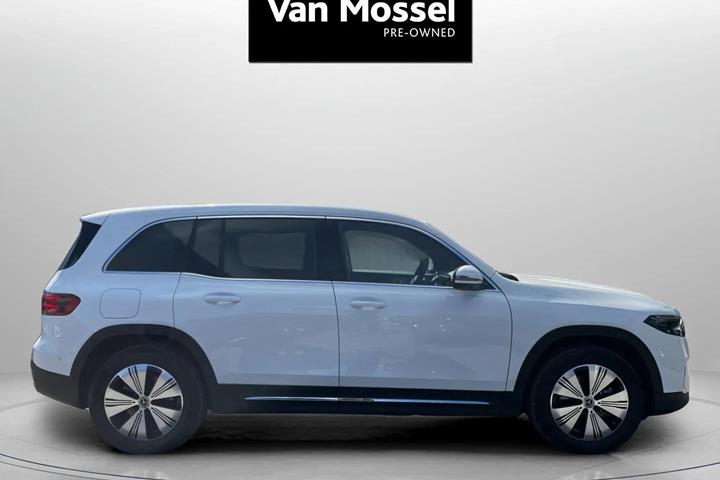 Hvid Mercedes EQB 250+ fra 2025