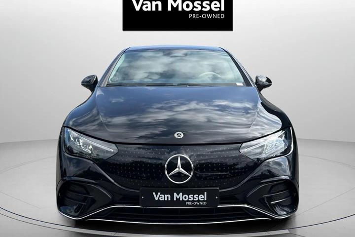 Sort Mercedes EQE 350+ fra 2025
