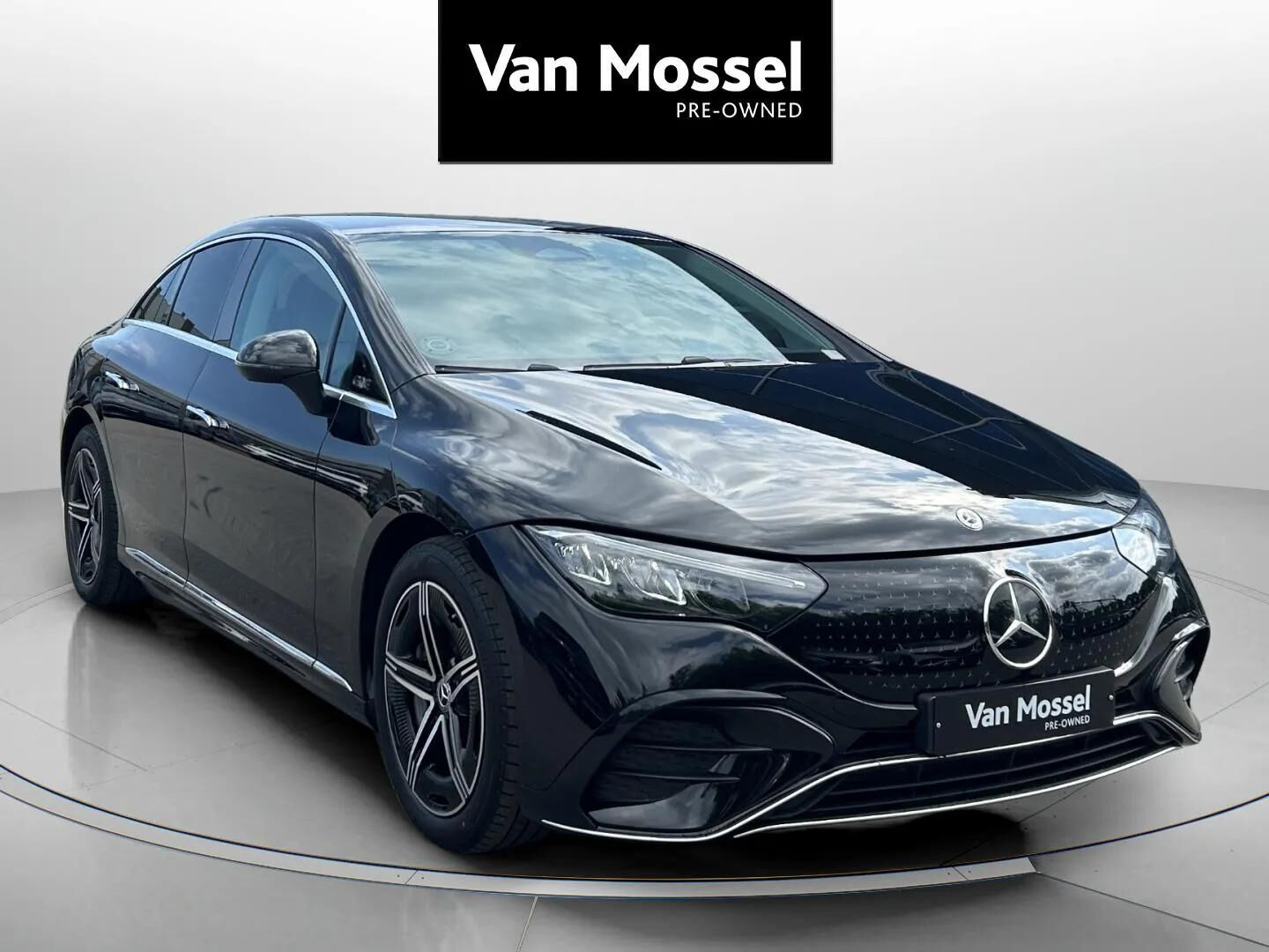 Sort Mercedes EQE 350+ fra 2025