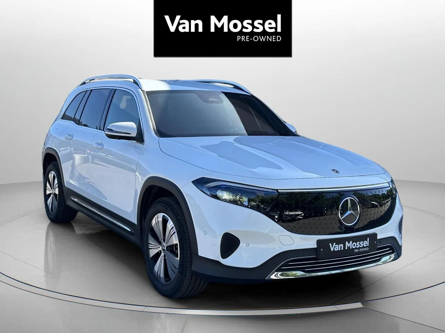 Hvid Mercedes EQB 250+ fra 2025