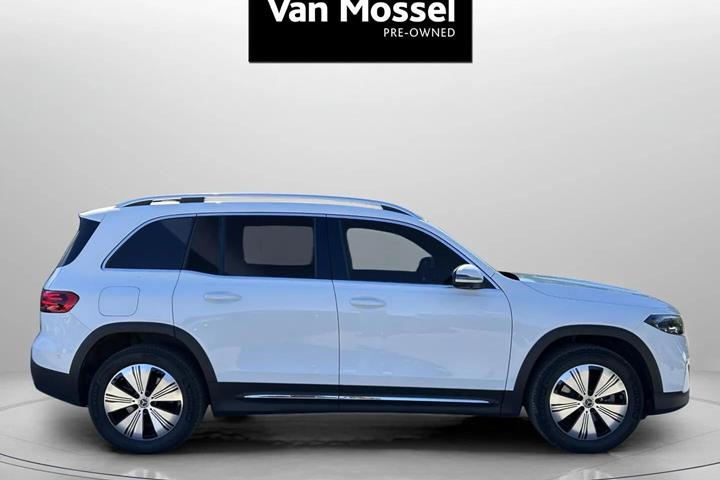 Hvid Mercedes EQB 250+ fra 2025