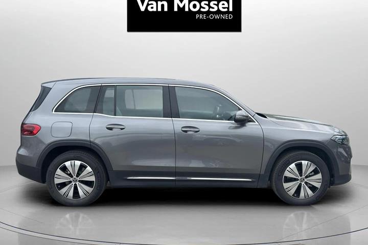 Grå Mercedes EQB 250+ fra 2025