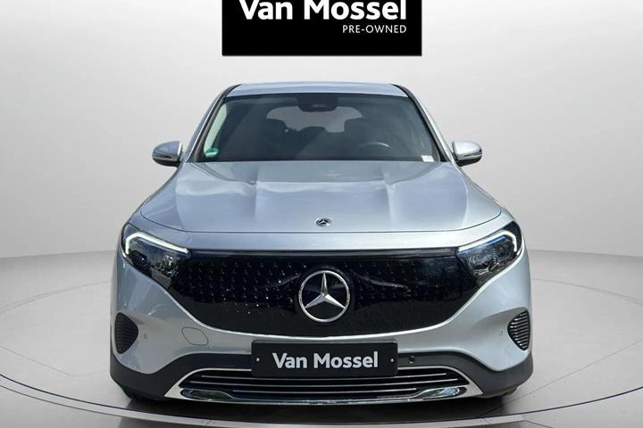Sølv Mercedes EQB 250+ fra 2025