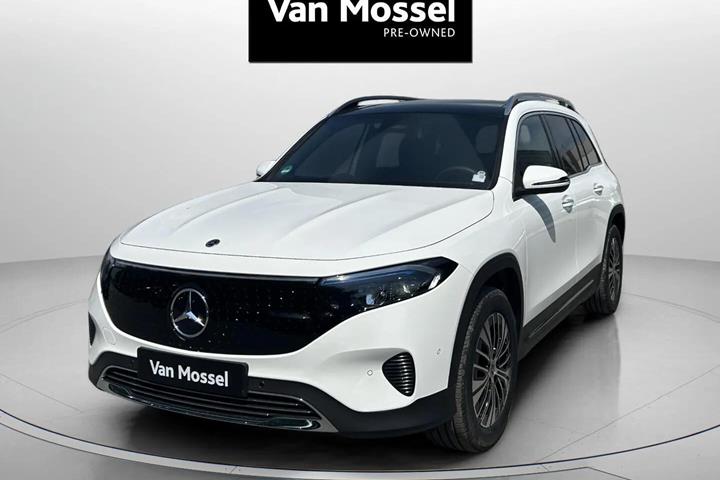 Hvid Mercedes EQB 250+ fra 2025 set udefra