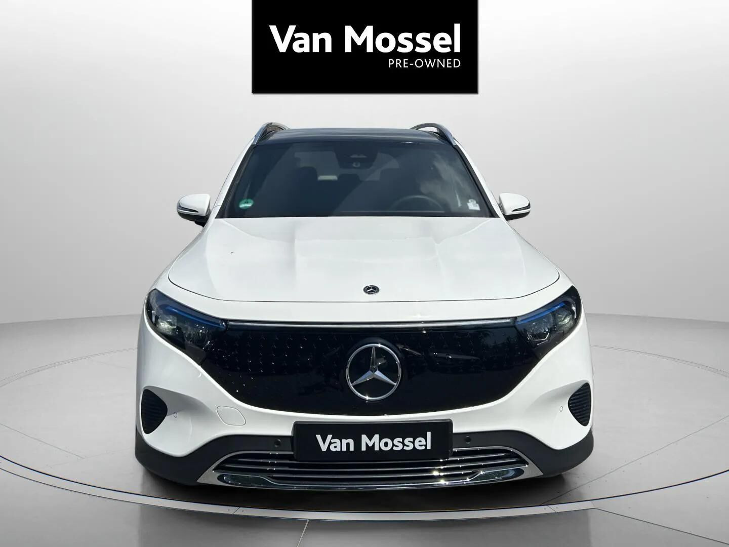 Hvid Mercedes EQB 250+ fra 2025
