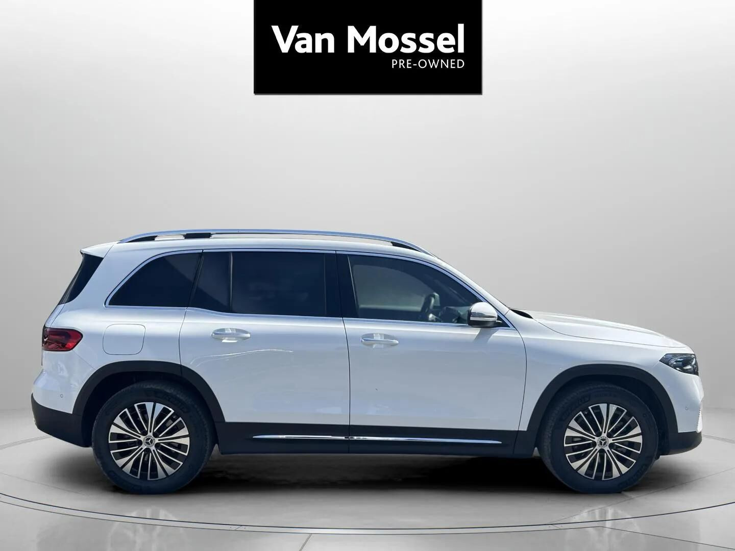 Hvid Mercedes EQB 250+ fra 2025