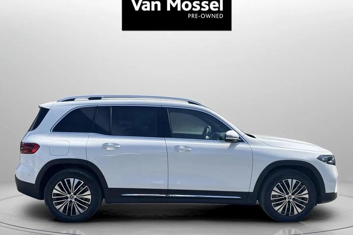 Hvid Mercedes EQB 250+ fra 2025