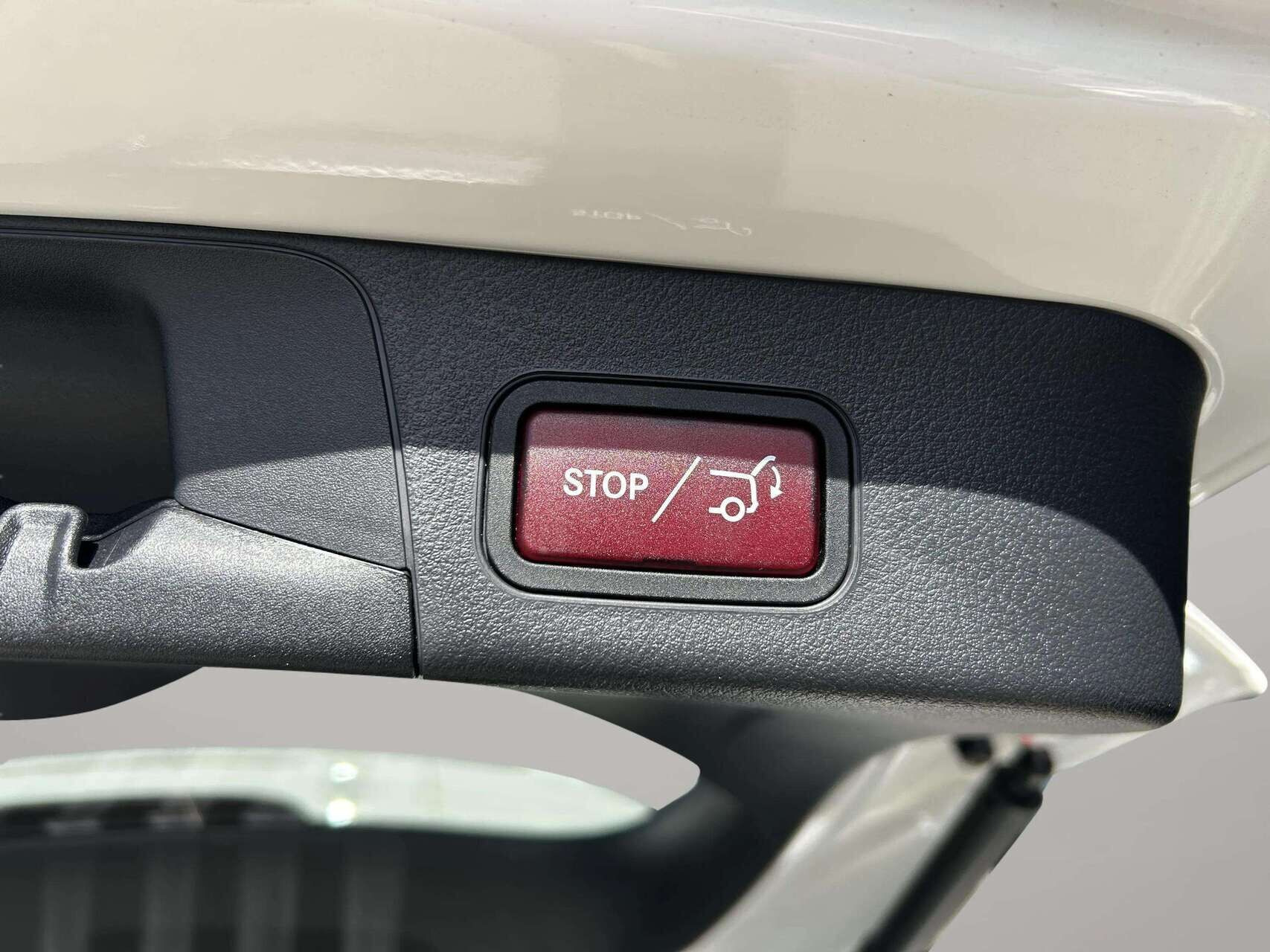 Hvid Mercedes EQB 250+ fra 2025
