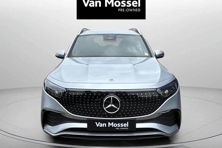 Sølv Mercedes EQB 250+ fra 2025