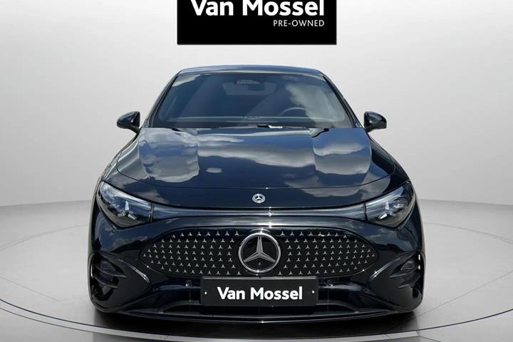 Sort Mercedes CLA250+ fra 2025