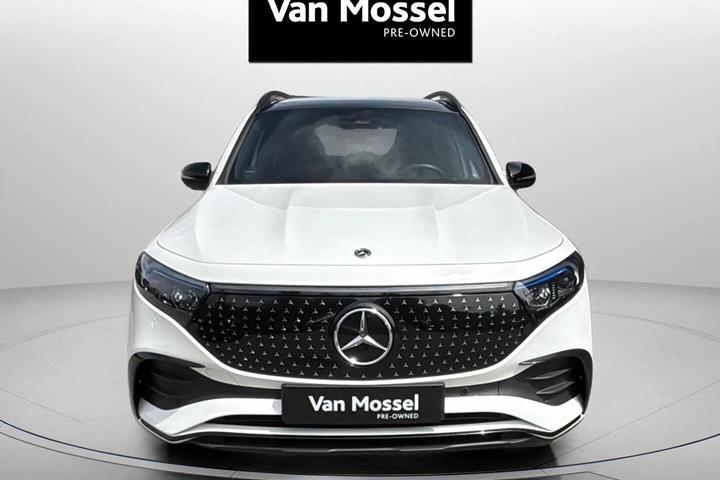 Hvid Mercedes EQB 250+ fra 2024
