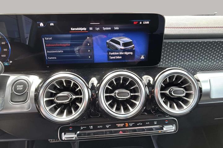 Hvid Mercedes EQB 250+ fra 2024