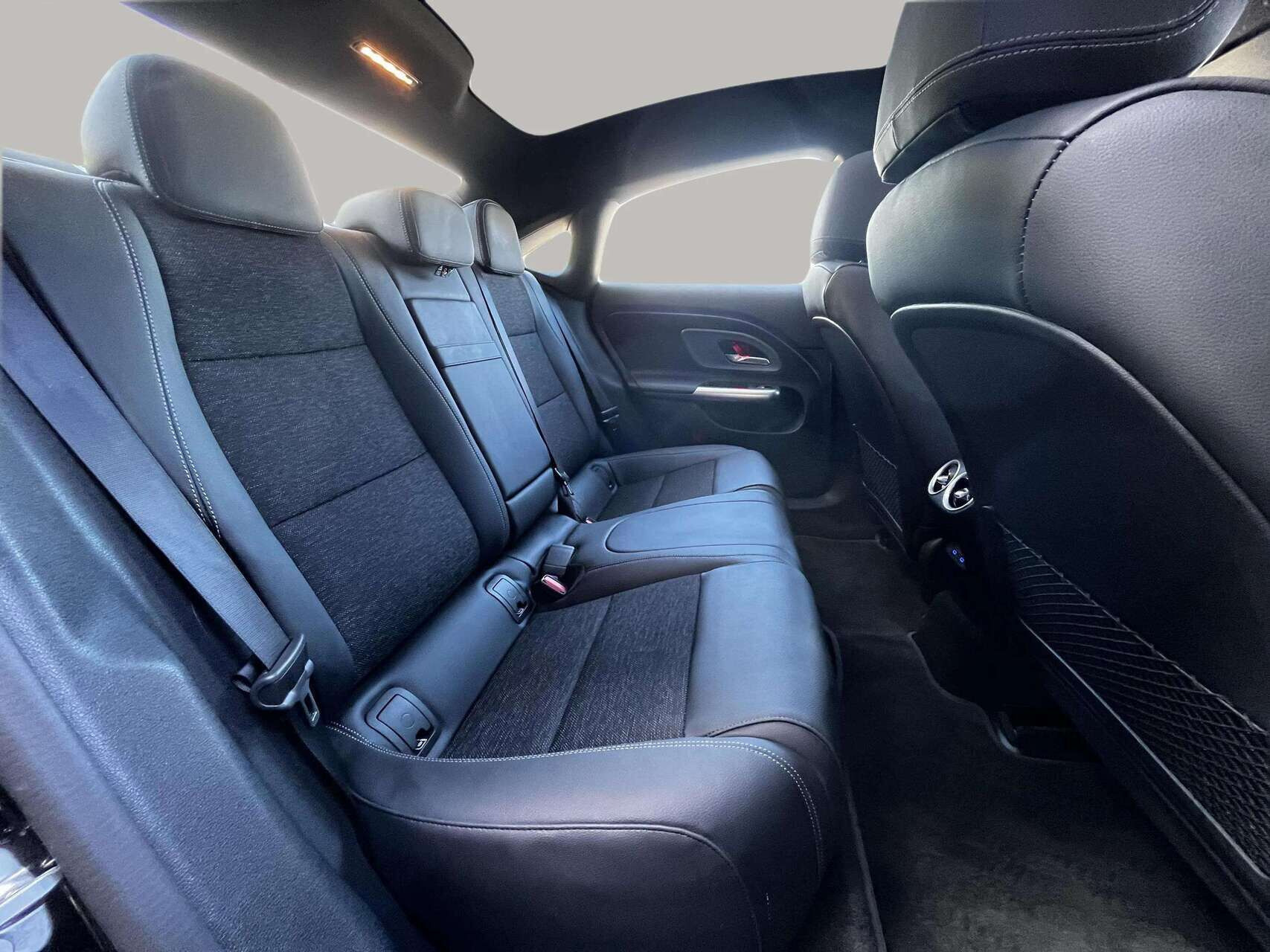 Sort Mercedes CLA250+ fra 2025