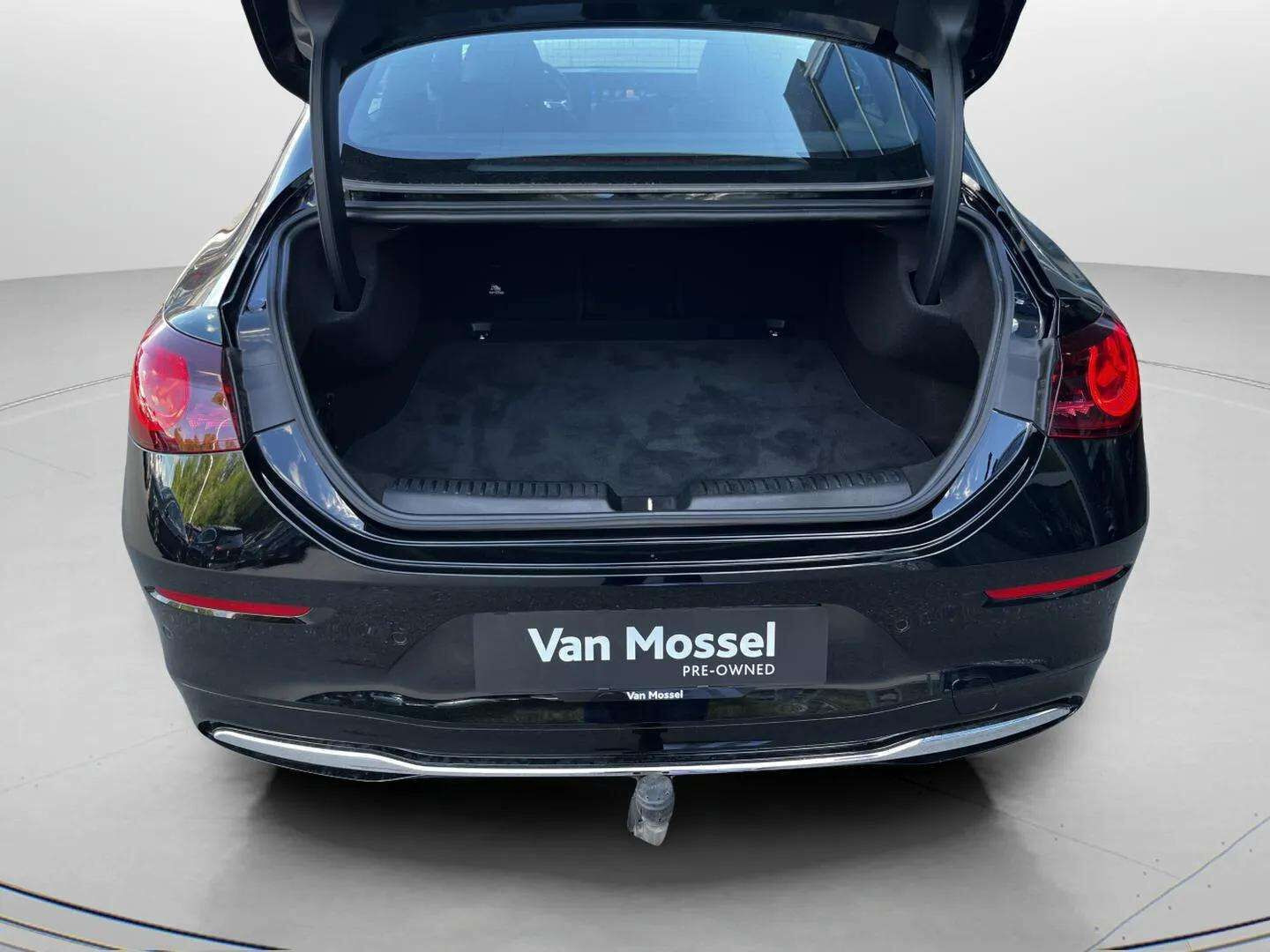 Sort Mercedes CLA250+ fra 2025