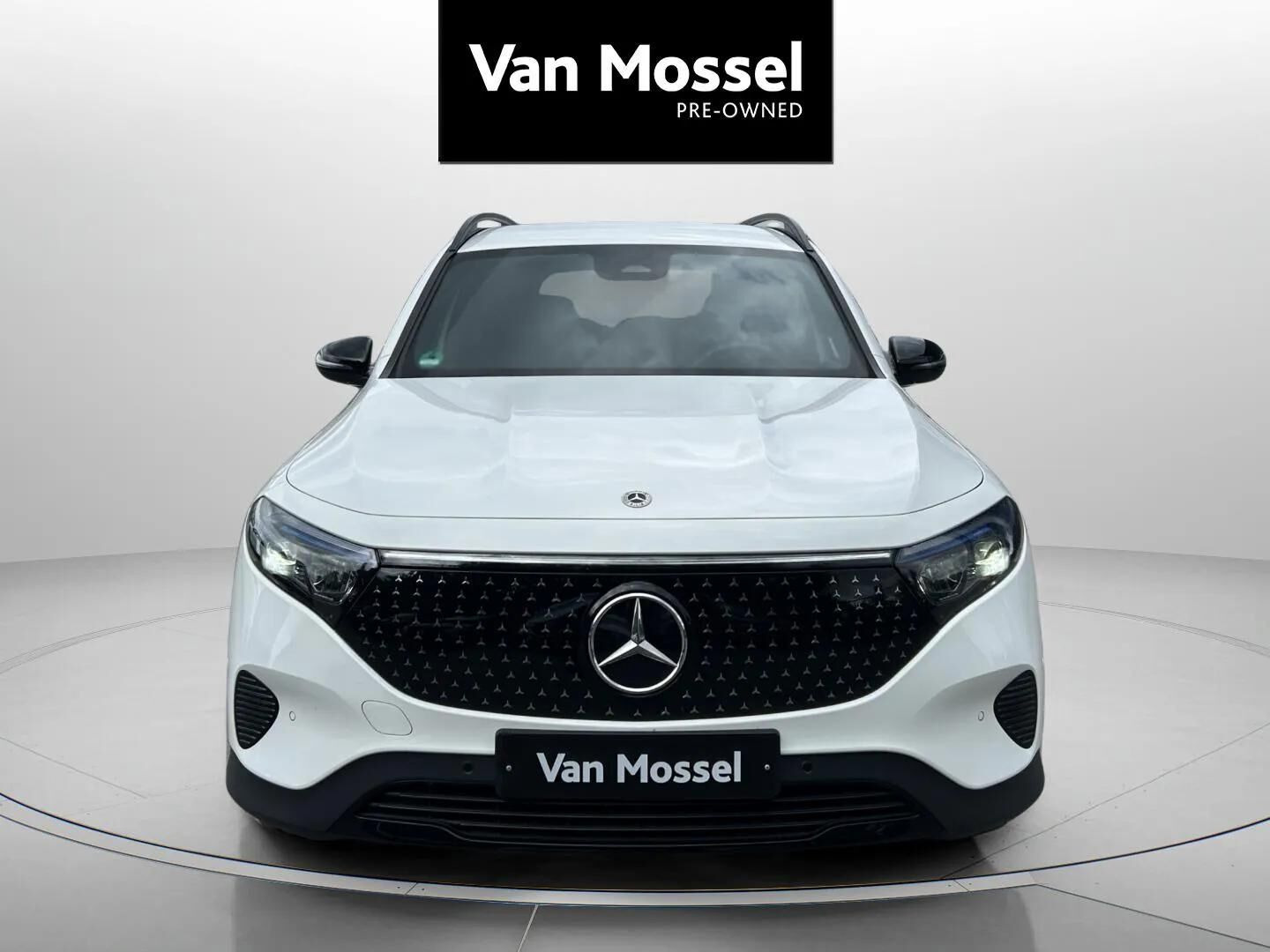 Hvid Mercedes EQB 250+ fra 2025