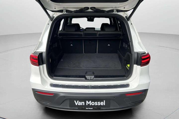 Hvid Mercedes EQB 250+ fra 2025