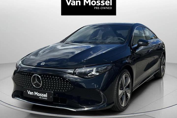 Sort Mercedes CLA250+ fra 2025 set udefra