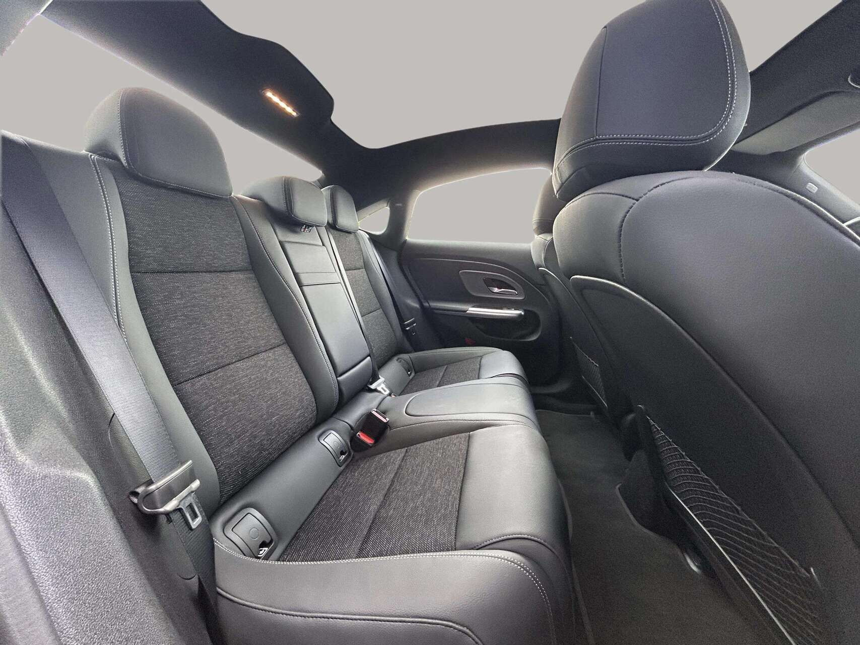 Sort Mercedes CLA250+ fra 2025