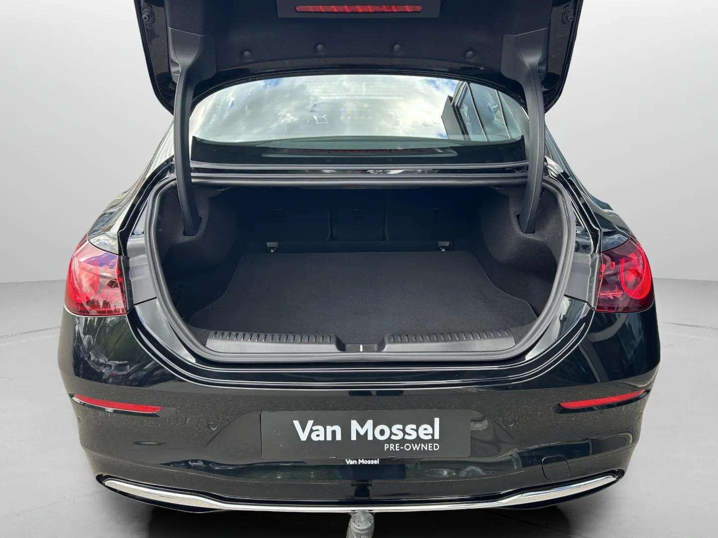 Sort Mercedes CLA250+ fra 2025