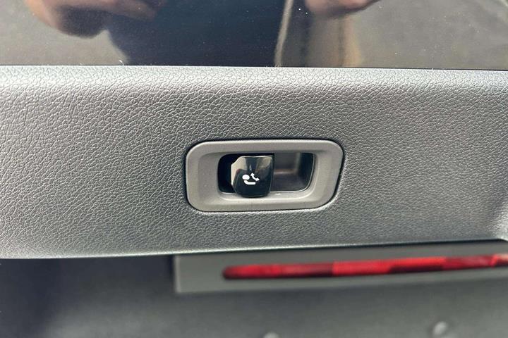 Sort Mercedes CLA250+ fra 2025