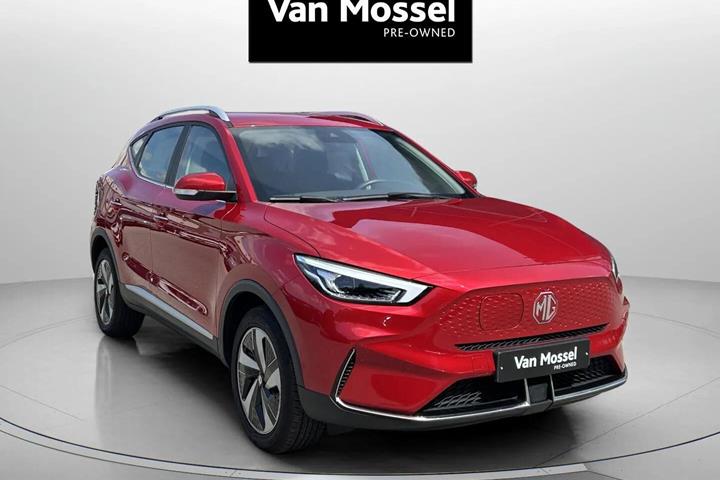 Rød MG ZS EV fra 2023
