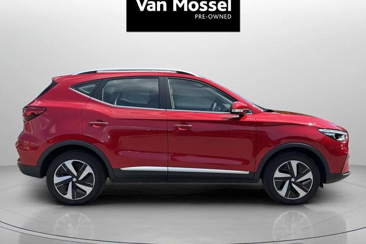 Rød MG ZS EV fra 2023