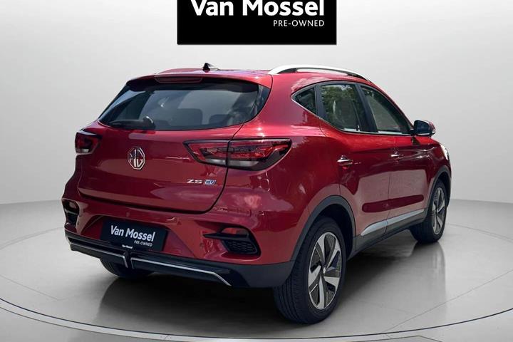 Rød MG ZS EV fra 2023