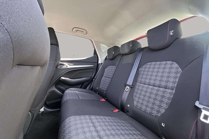 Rød MG ZS EV fra 2023