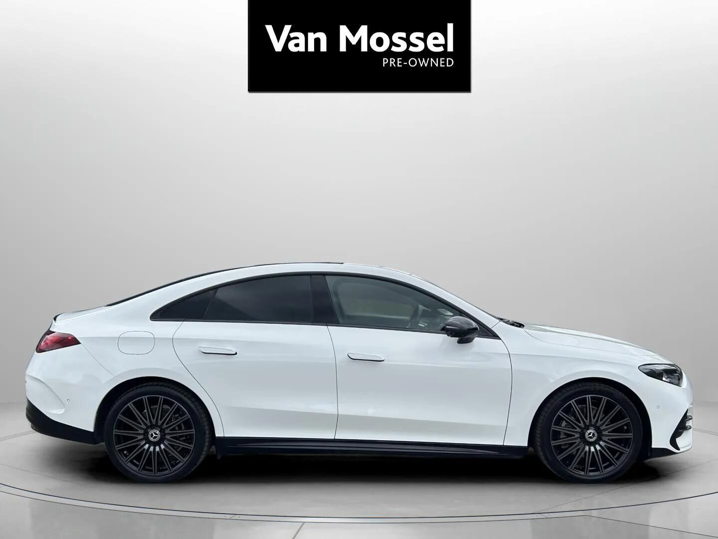 Hvid Mercedes CLA250+ fra 2025