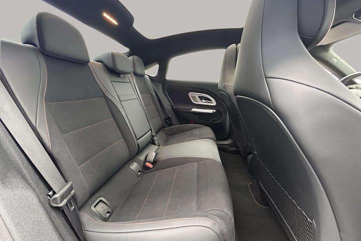Hvid Mercedes CLA250+ fra 2025