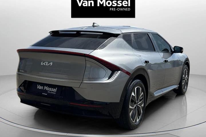 Grå Kia EV6 fra 2025