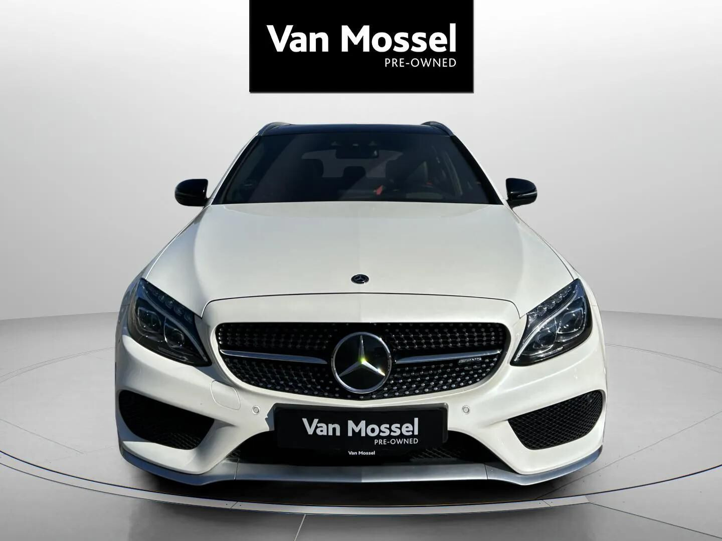 Hvid Mercedes C43 AMG fra 2017