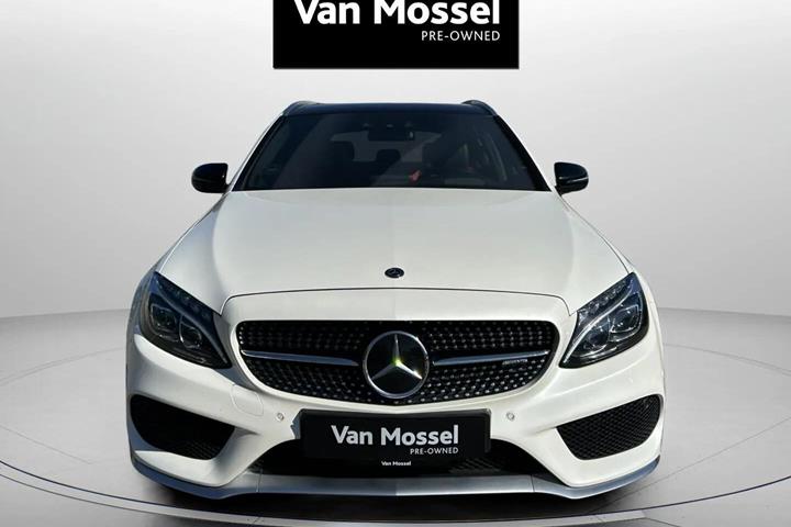 Hvid Mercedes C43 AMG fra 2017
