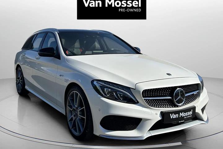 Hvid Mercedes C43 AMG fra 2017