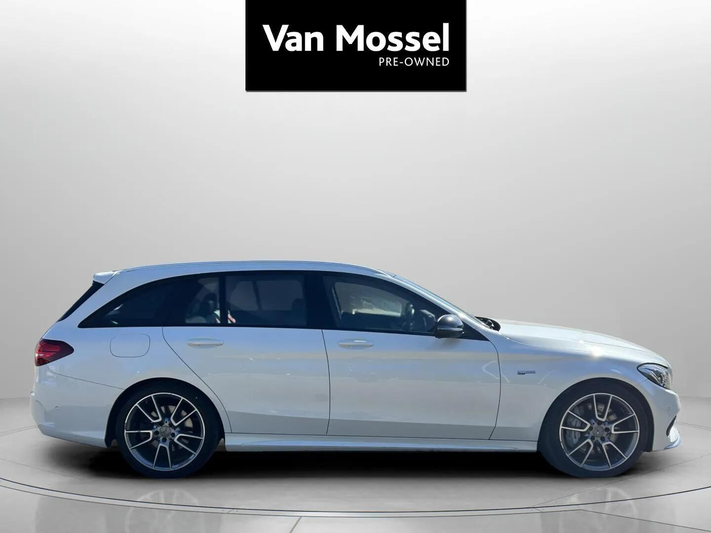 Hvid Mercedes C43 AMG fra 2017