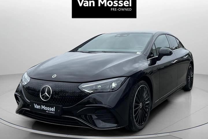 Sort Mercedes EQE 350+ fra 2025 set udefra