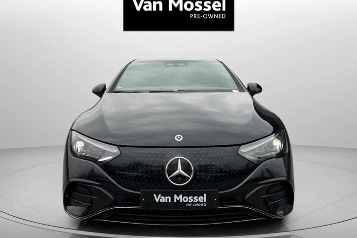Sort Mercedes EQE 350+ fra 2025