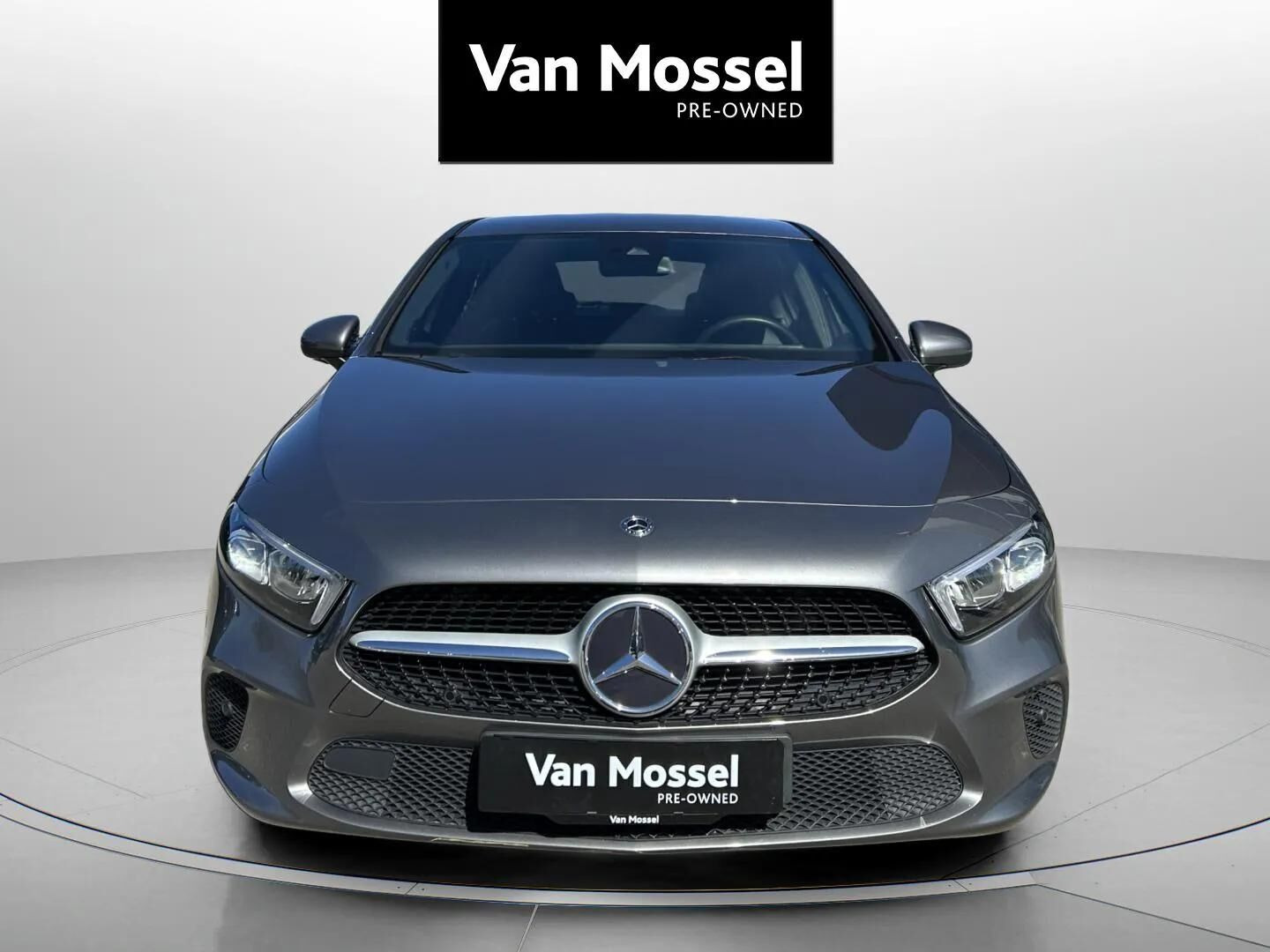 Grå Mercedes A180 d fra 2018