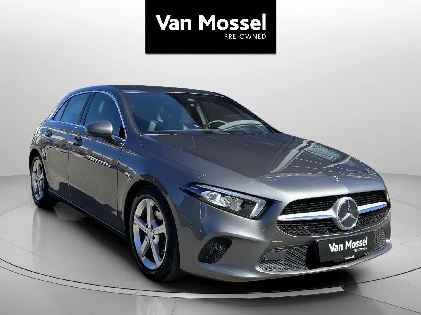 Grå Mercedes A180 d fra 2018