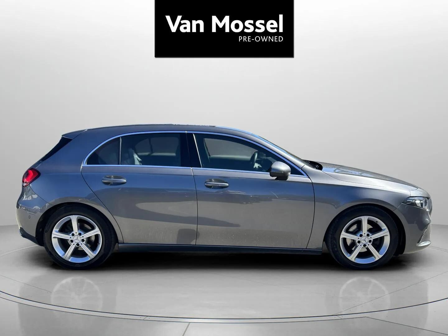Grå Mercedes A180 d fra 2018