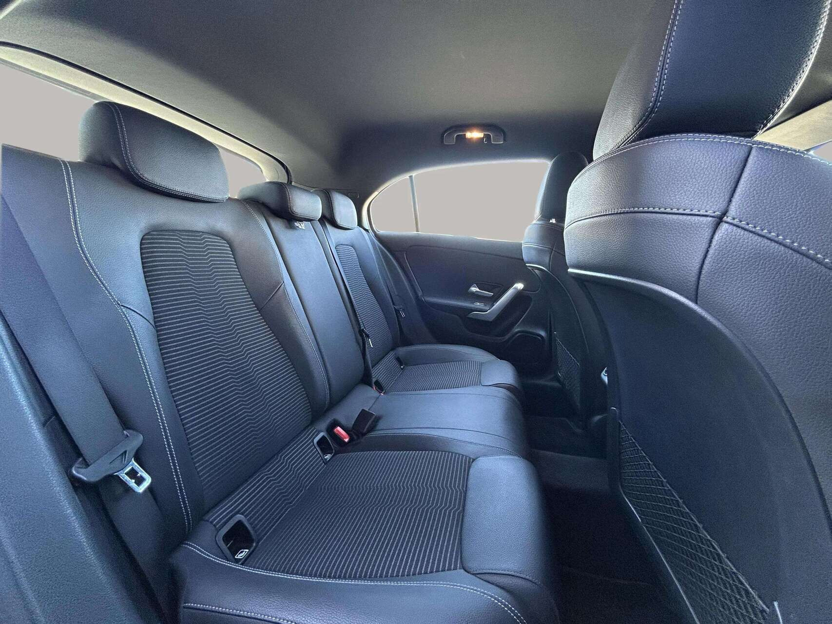 Grå Mercedes A180 d fra 2018