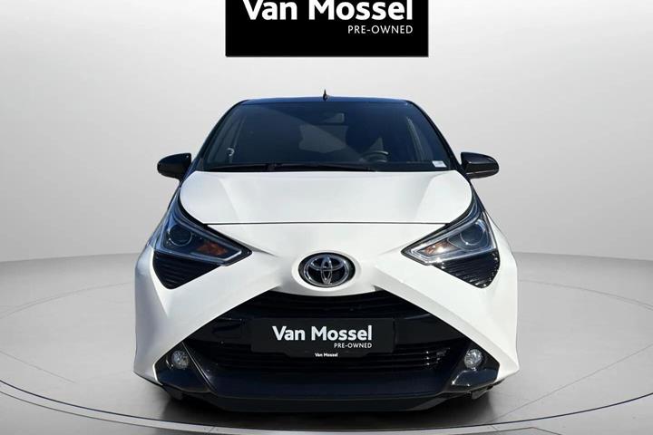Hvid Toyota Aygo fra 2021