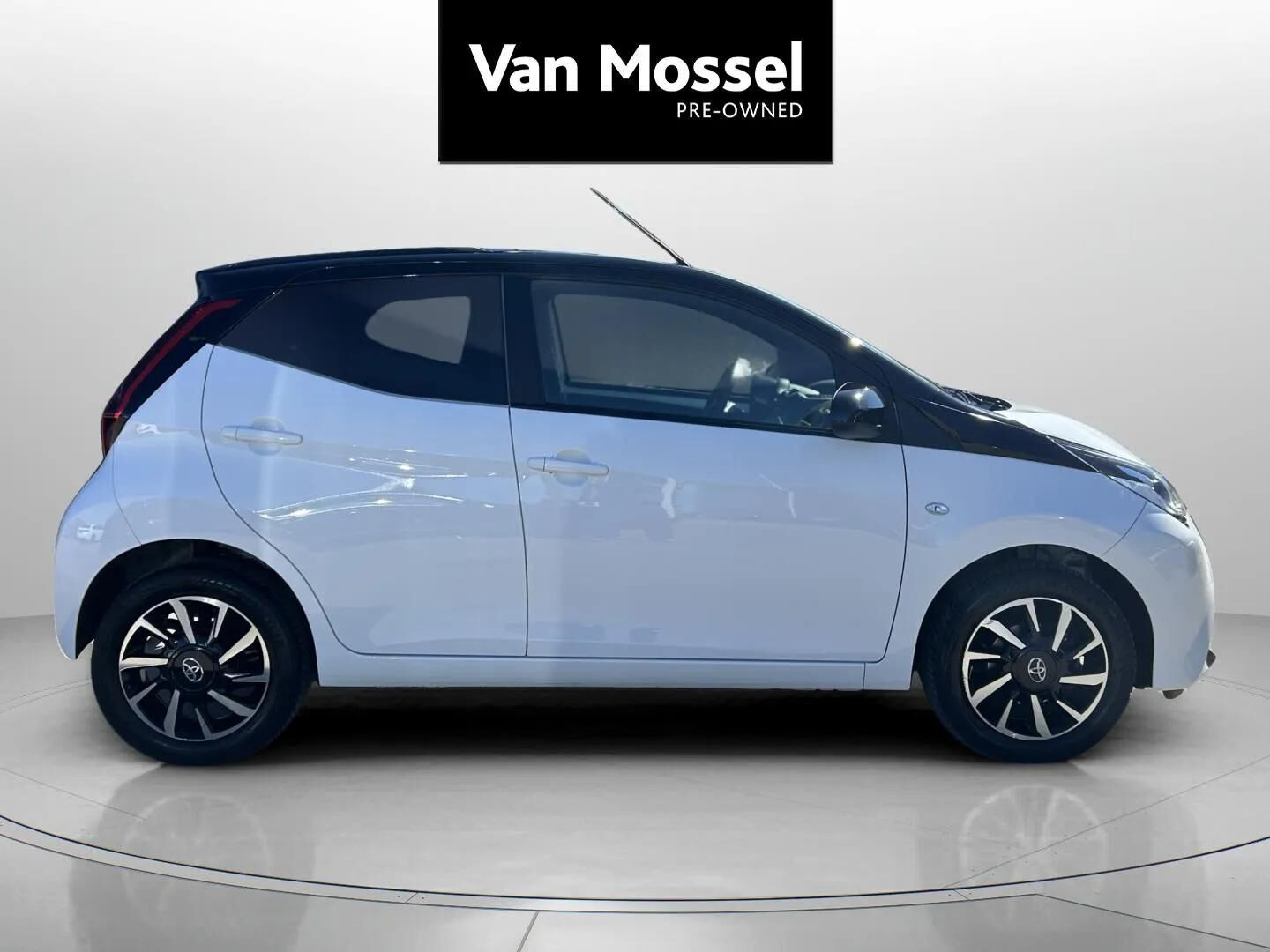 Hvid Toyota Aygo fra 2021