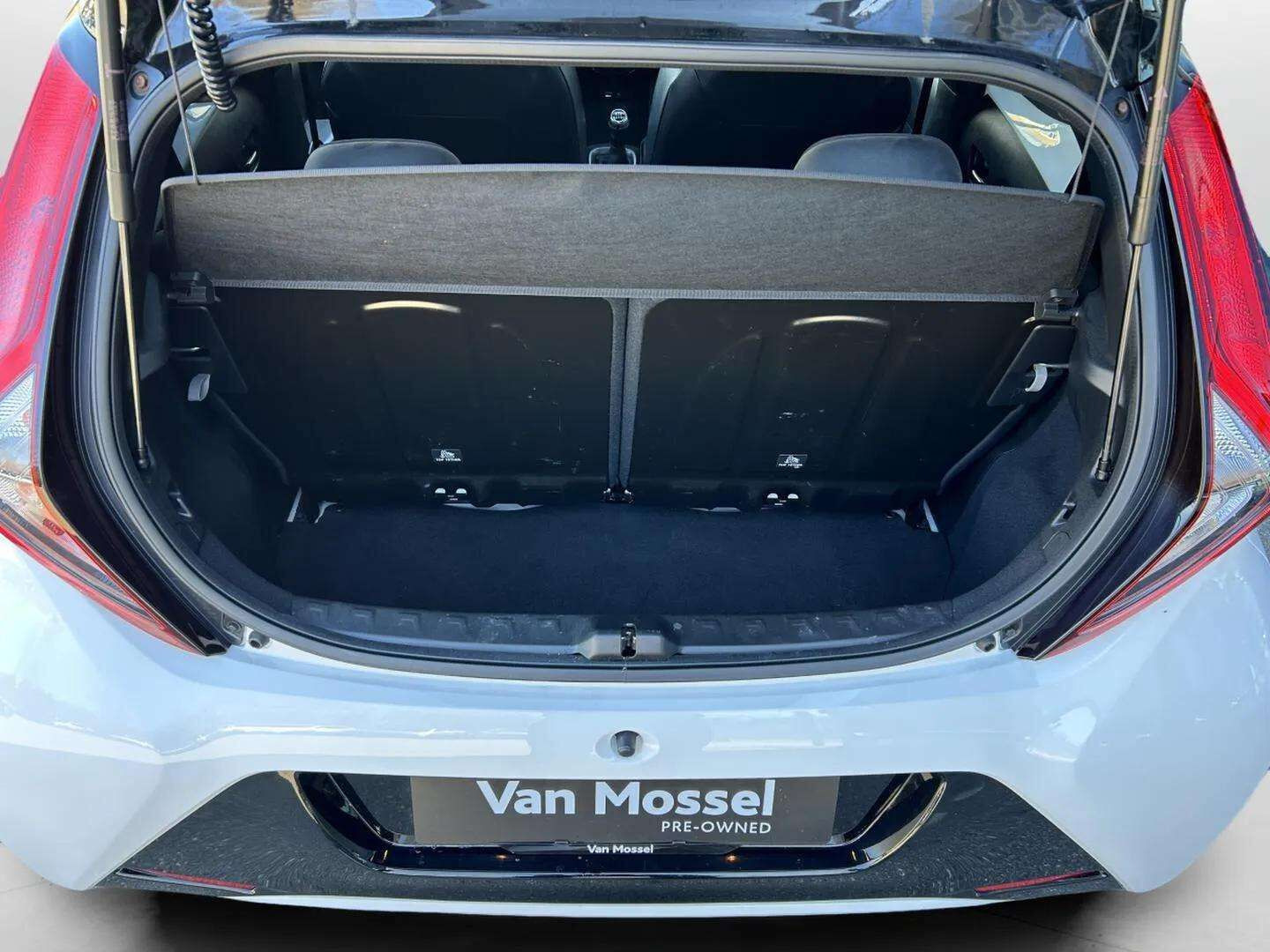 Hvid Toyota Aygo fra 2021