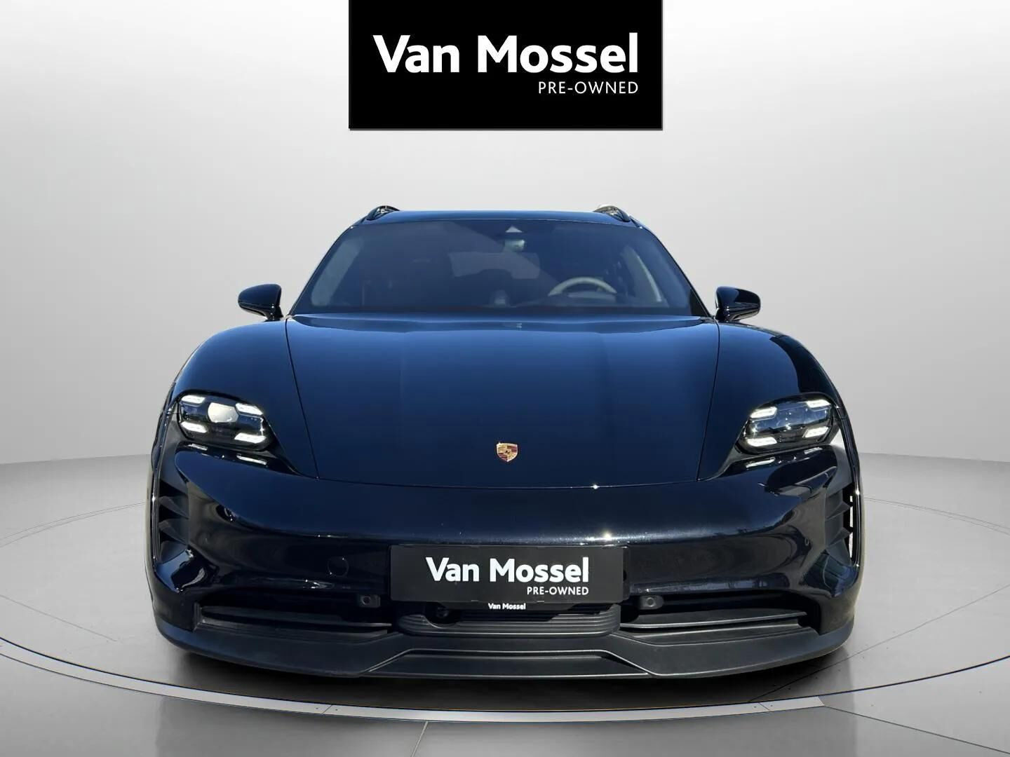 Sort Porsche Taycan fra 2022