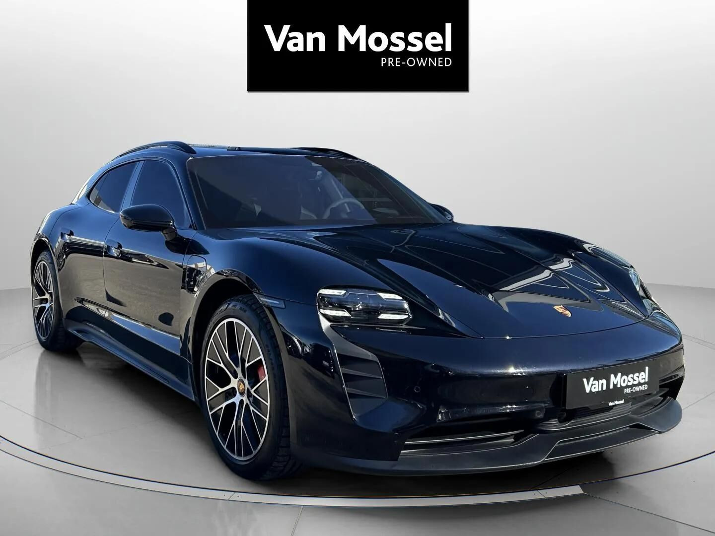 Sort Porsche Taycan fra 2022
