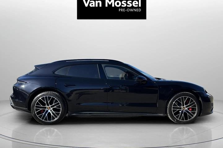 Sort Porsche Taycan fra 2022