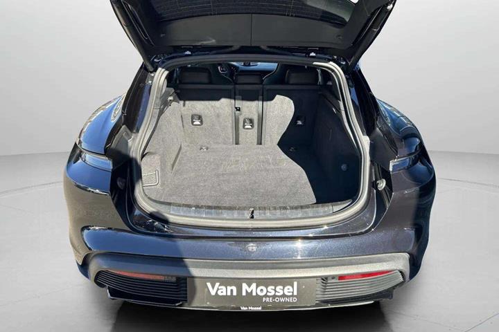 Sort Porsche Taycan fra 2022