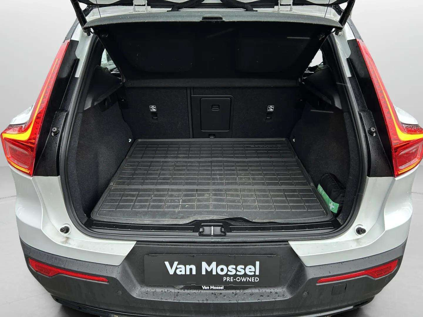 Hvid Volvo XC40 fra 2022